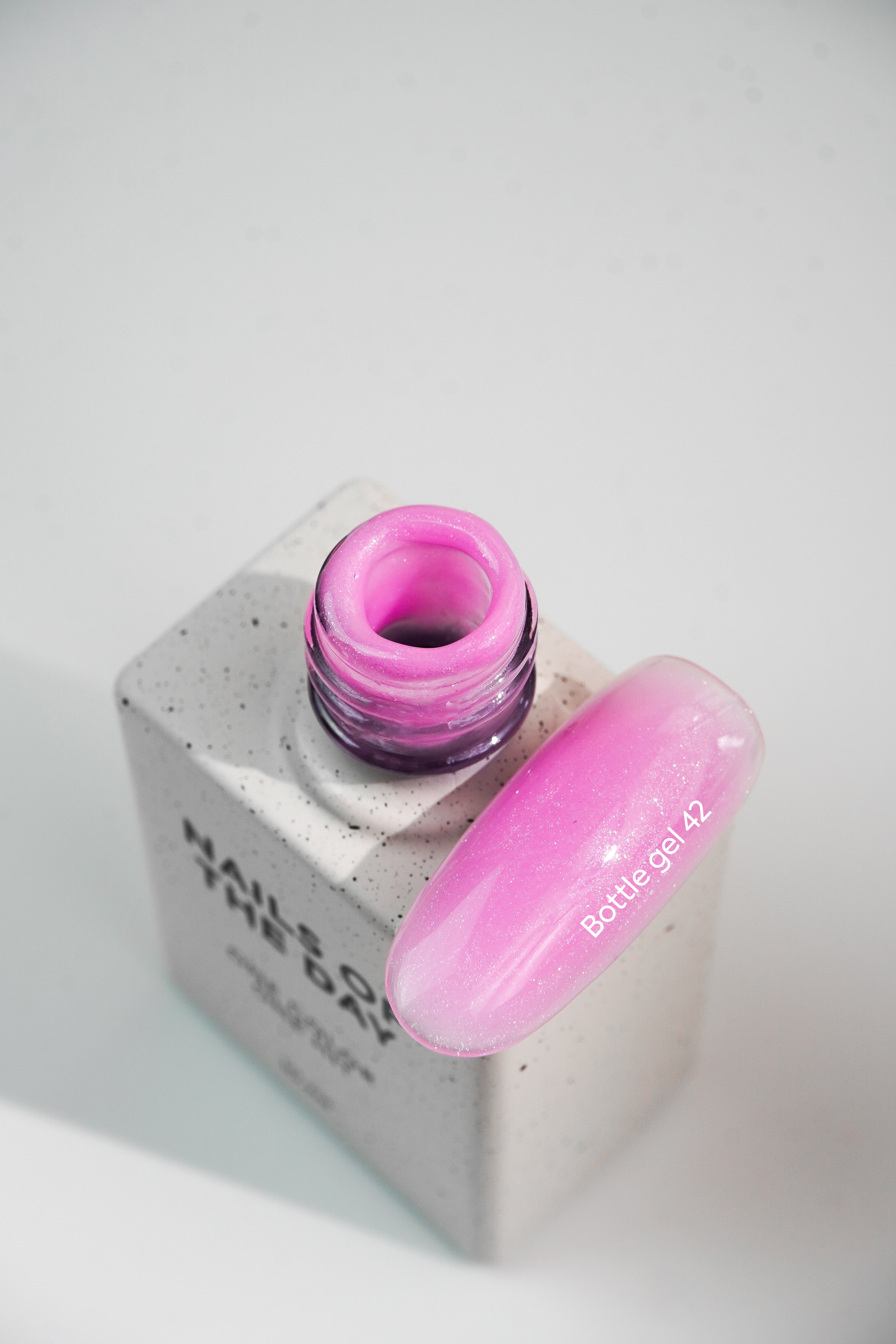 NAILSOFTHEDAY Bottle gel 42, 10 ml