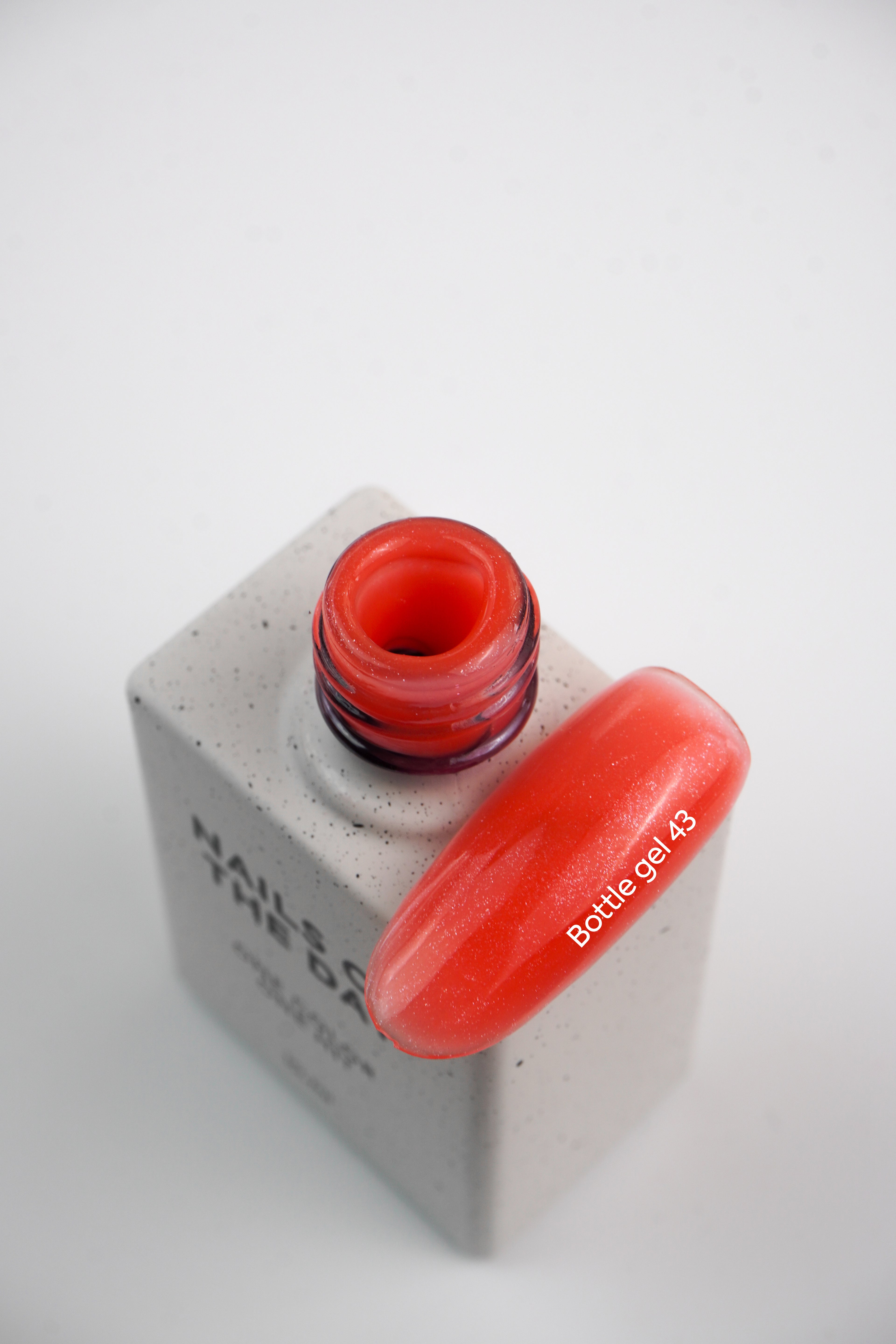 NAILSOFTHEDAY Bottle gel 43, 10 ml