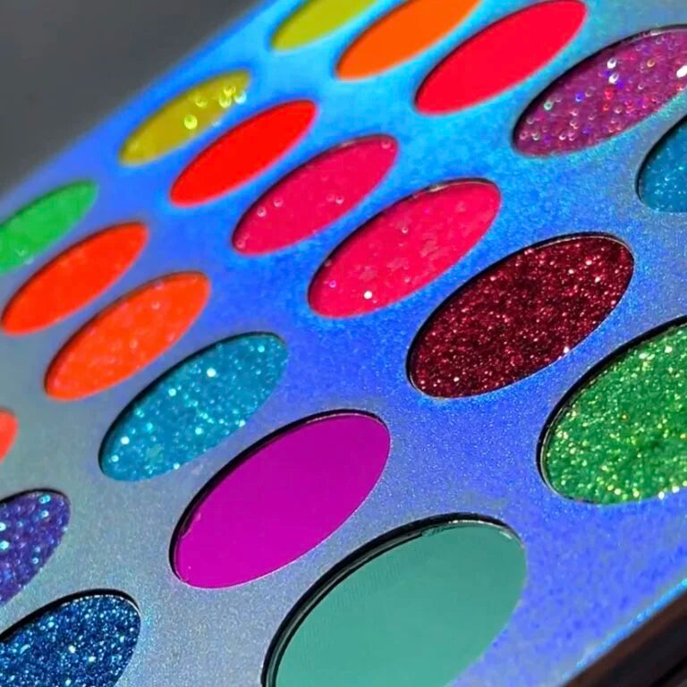 NAILSOFTHEDAY Supernova nails palette, 24 skirtingi pigmentai