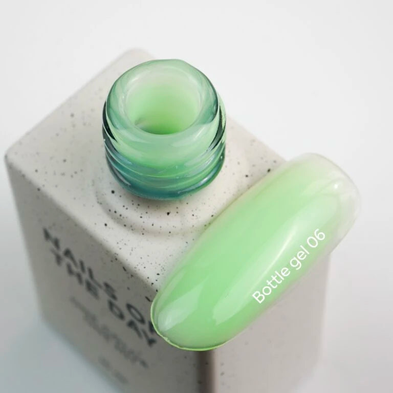 NAILSOFTHEDAY Bottle gel 06, 10 ml