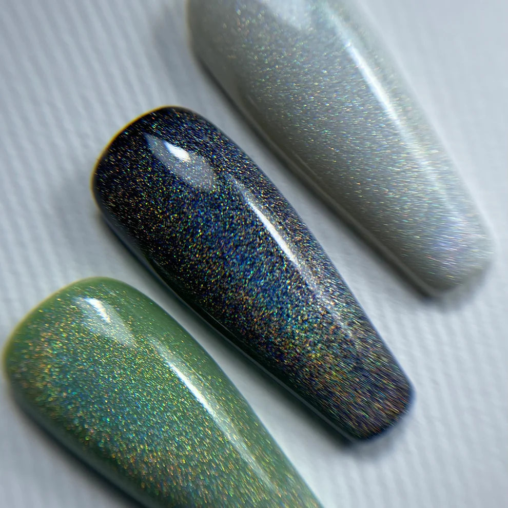 NAILSOFTHENIGHT Holographic Top Cat eye